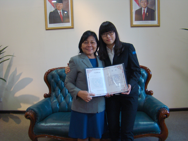 印度尼西亚驻华大使馆官员欣然接受为我“中健世联”委员会委员